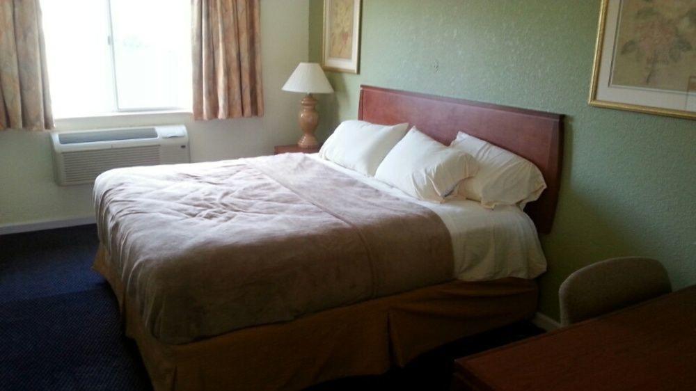 Riverwalk Inn & Suites Fort Atkinson Eksteriør bilde