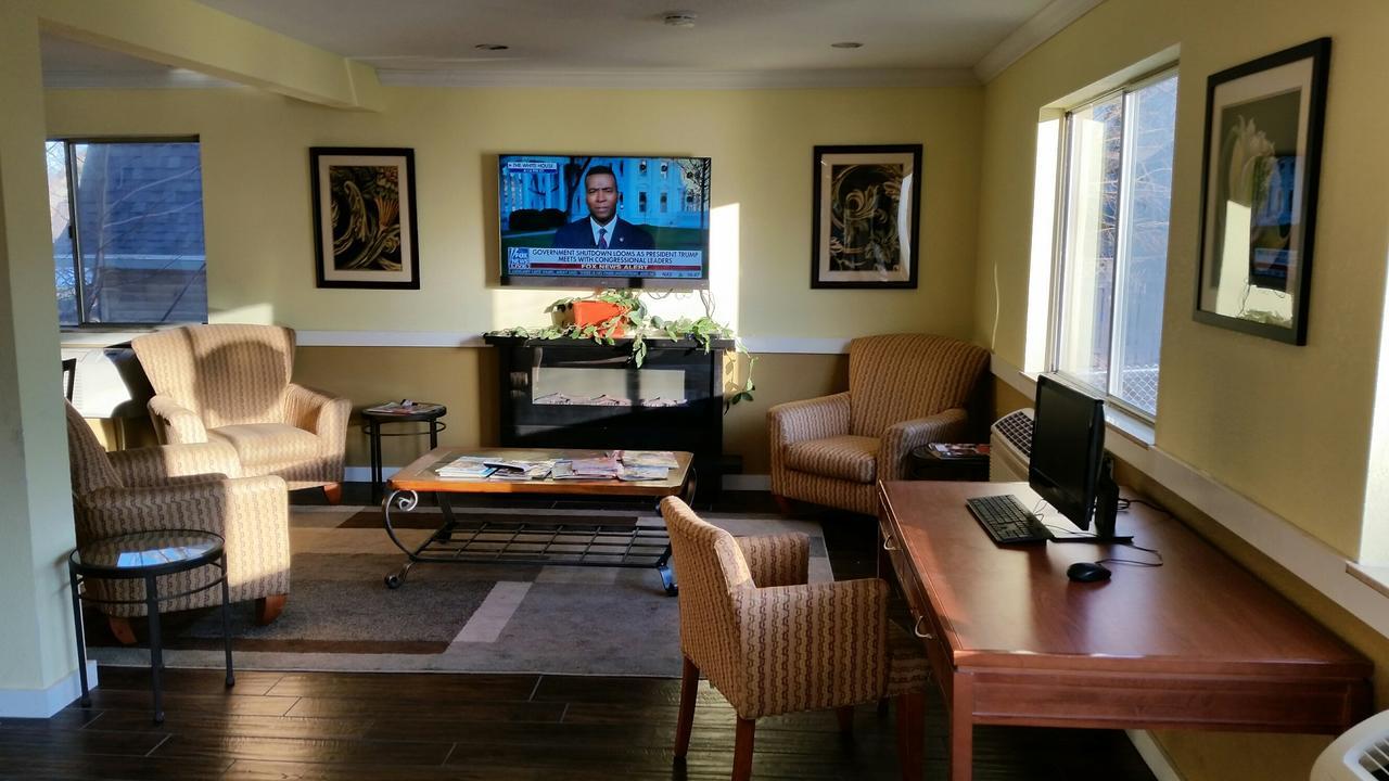 Riverwalk Inn & Suites Fort Atkinson Eksteriør bilde