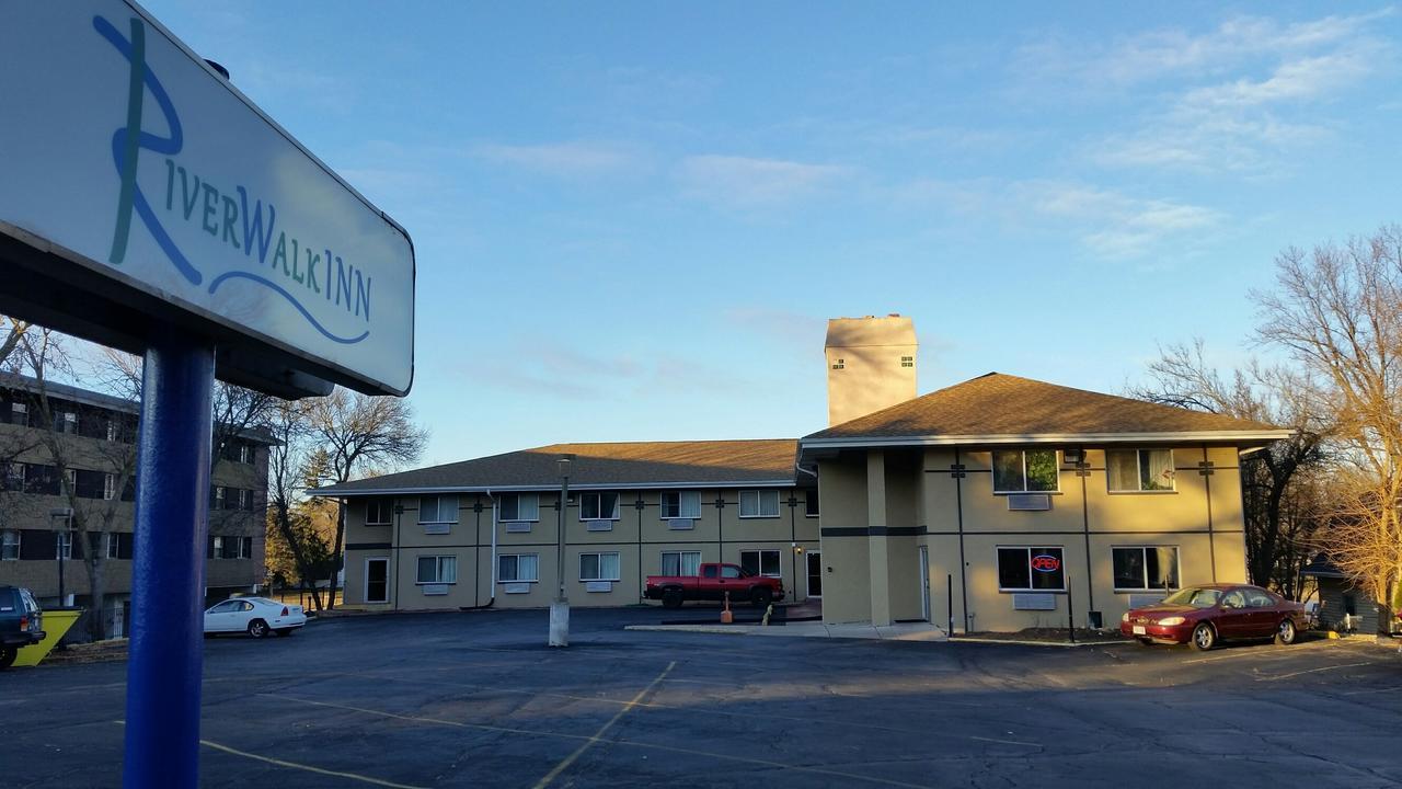 Riverwalk Inn & Suites Fort Atkinson Eksteriør bilde