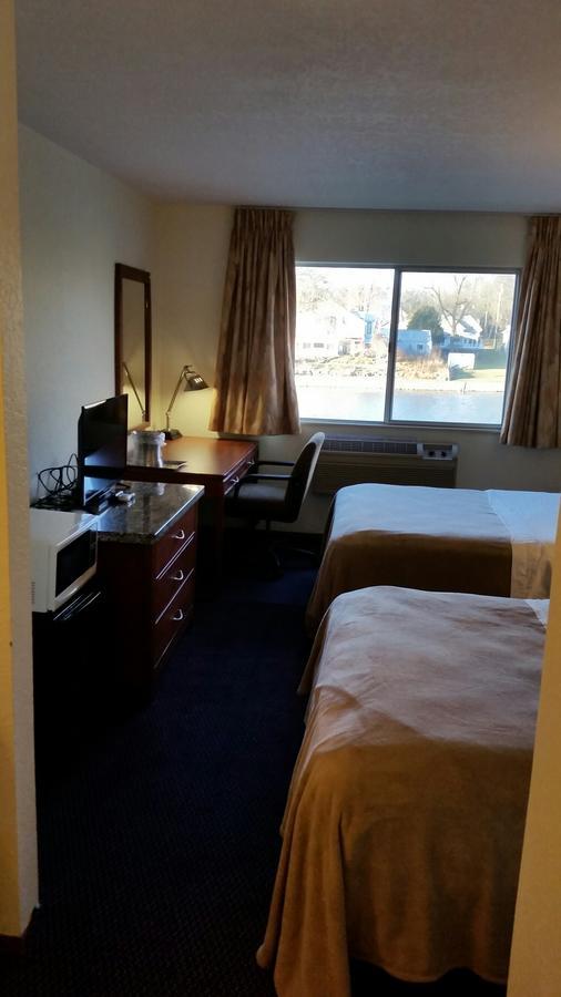 Riverwalk Inn & Suites Fort Atkinson Eksteriør bilde