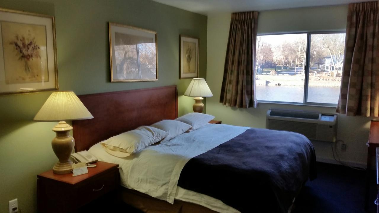 Riverwalk Inn & Suites Fort Atkinson Eksteriør bilde