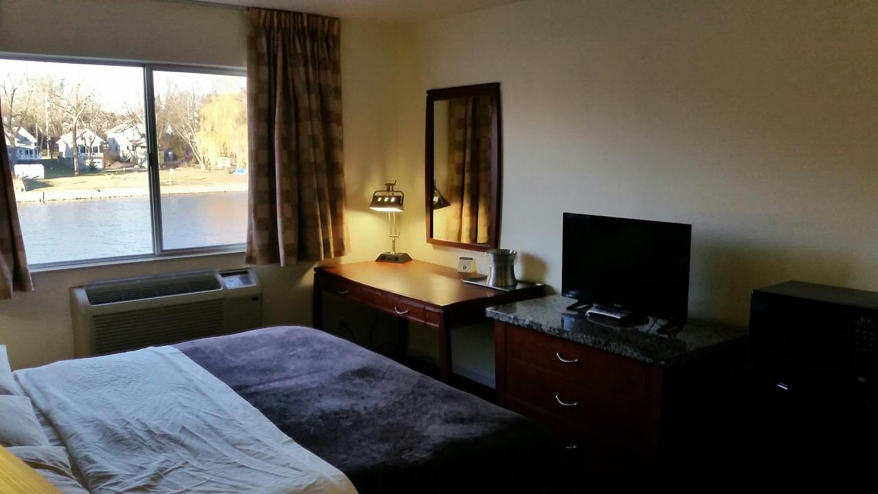 Riverwalk Inn & Suites Fort Atkinson Eksteriør bilde