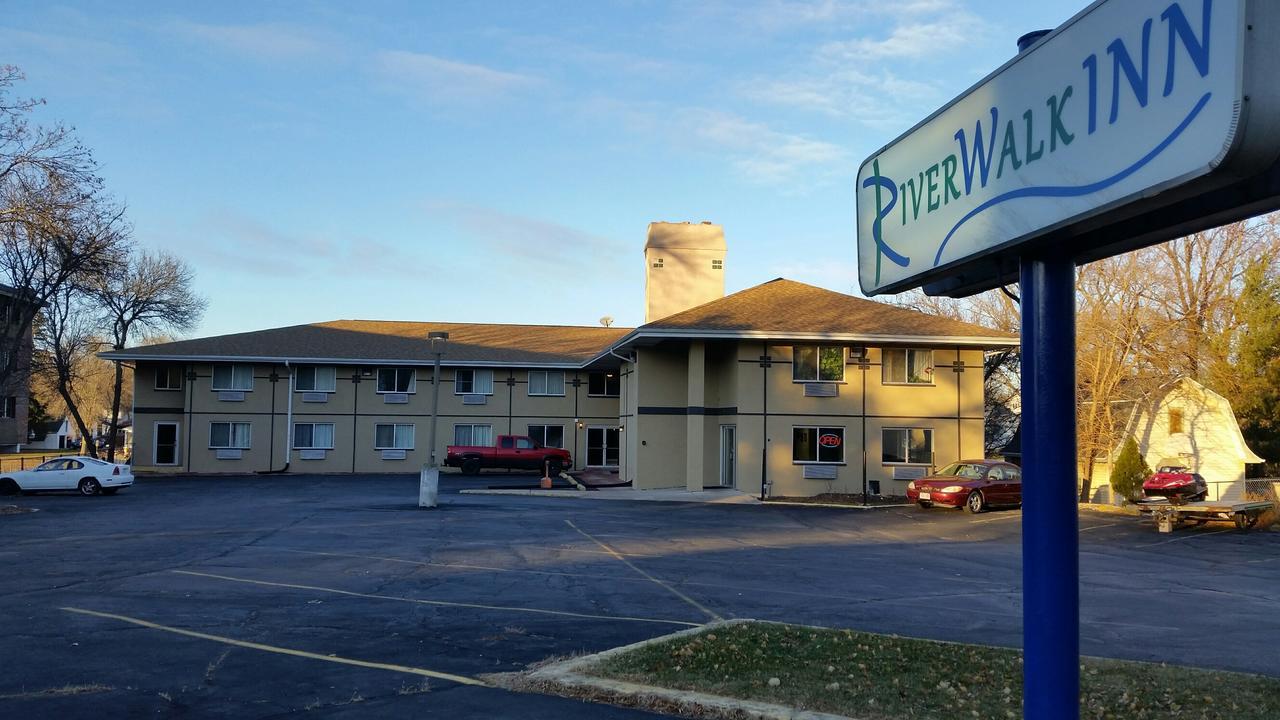 Riverwalk Inn & Suites Fort Atkinson Eksteriør bilde