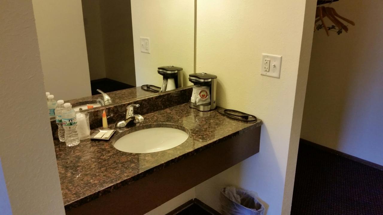 Riverwalk Inn & Suites Fort Atkinson Eksteriør bilde