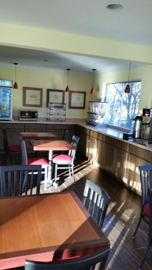 Riverwalk Inn & Suites Fort Atkinson Eksteriør bilde