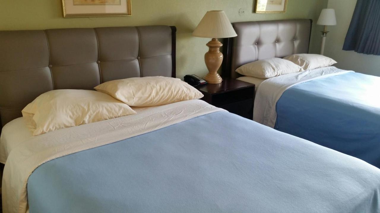Riverwalk Inn & Suites Fort Atkinson Eksteriør bilde