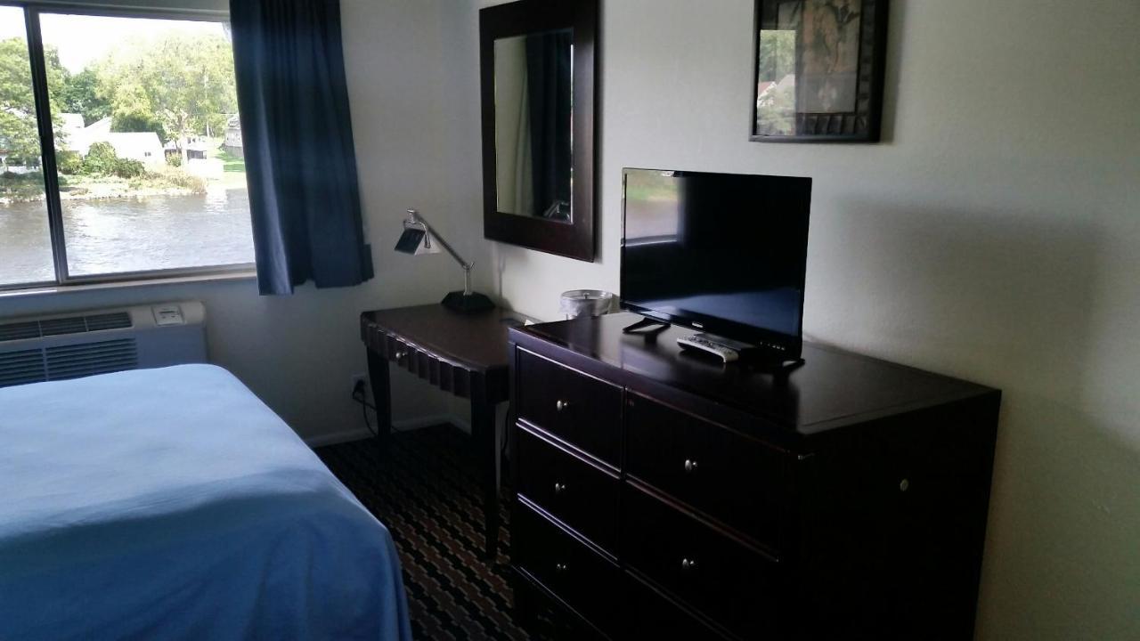 Riverwalk Inn & Suites Fort Atkinson Eksteriør bilde