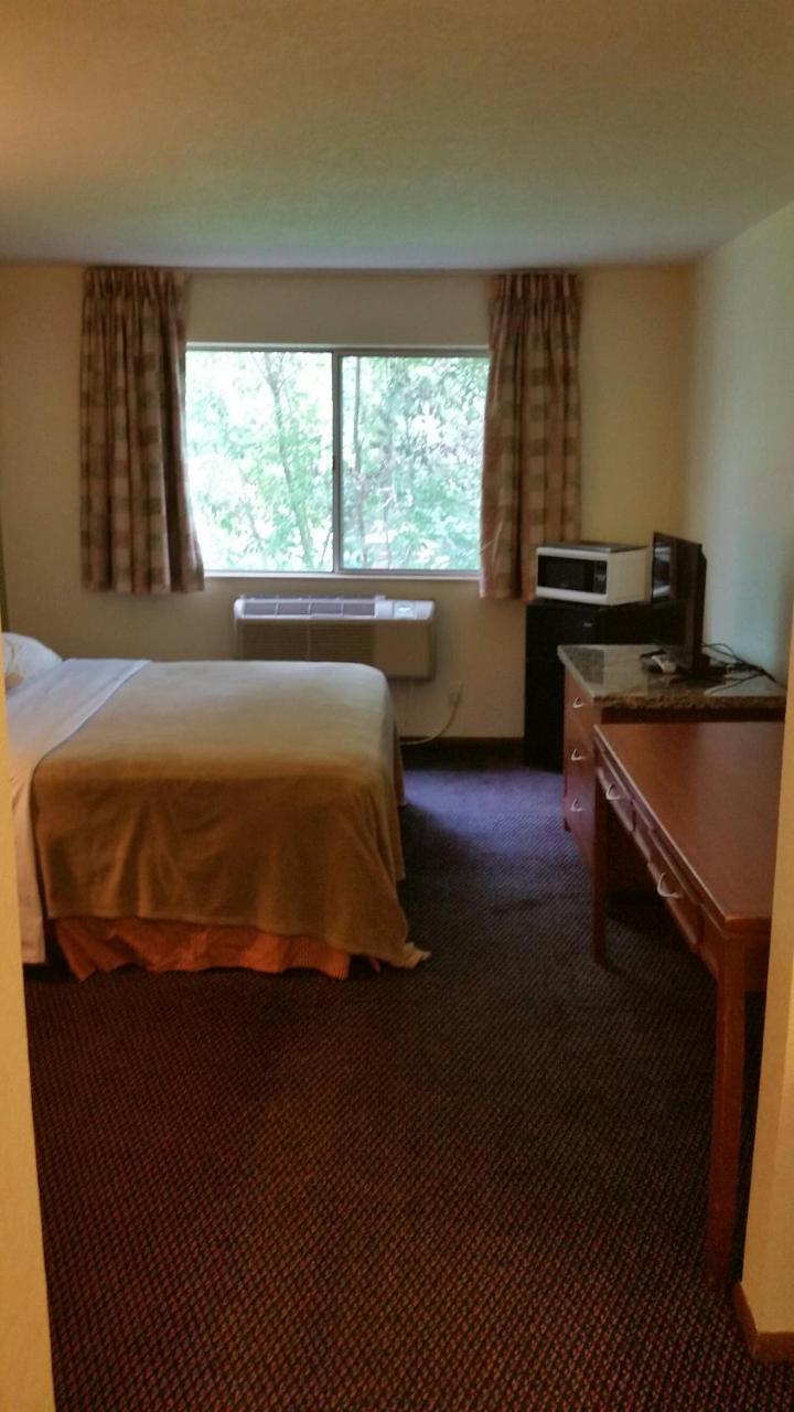 Riverwalk Inn & Suites Fort Atkinson Eksteriør bilde